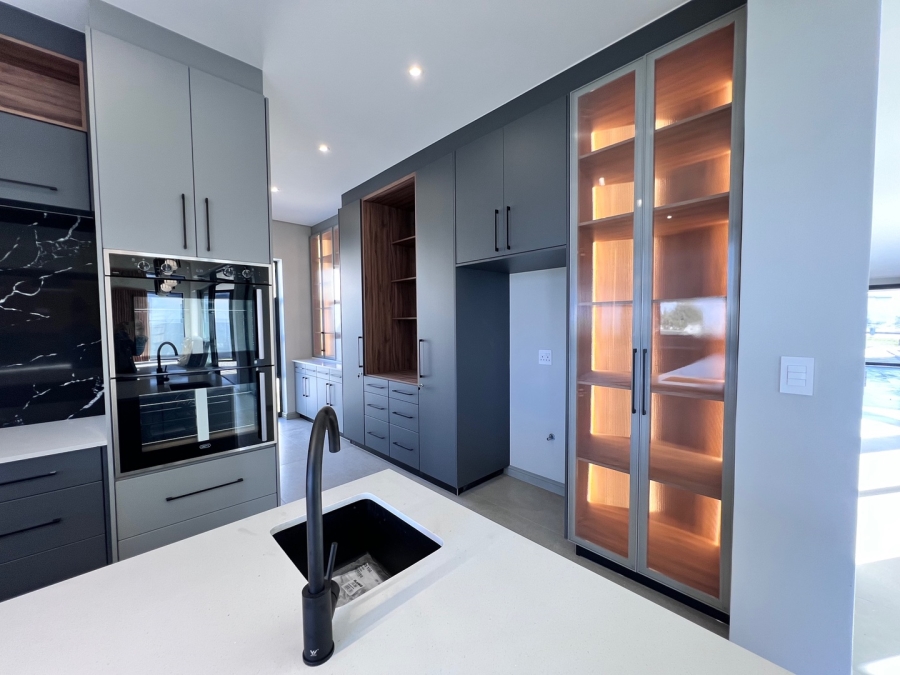 4 Bedroom Property for Sale in Oubaai Western Cape
